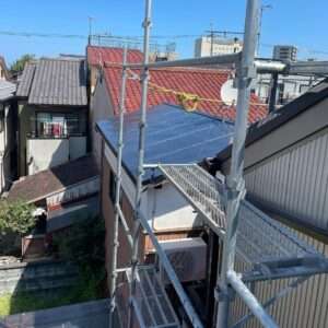 板金平葺き屋根塗装工事！